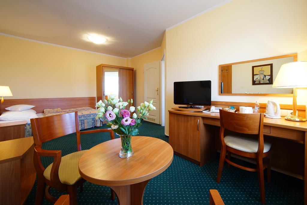 Hotel Feniks Poznań Chambre photo