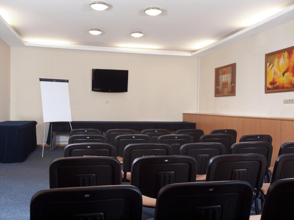 Hotel Feniks Poznań Extérieur photo
