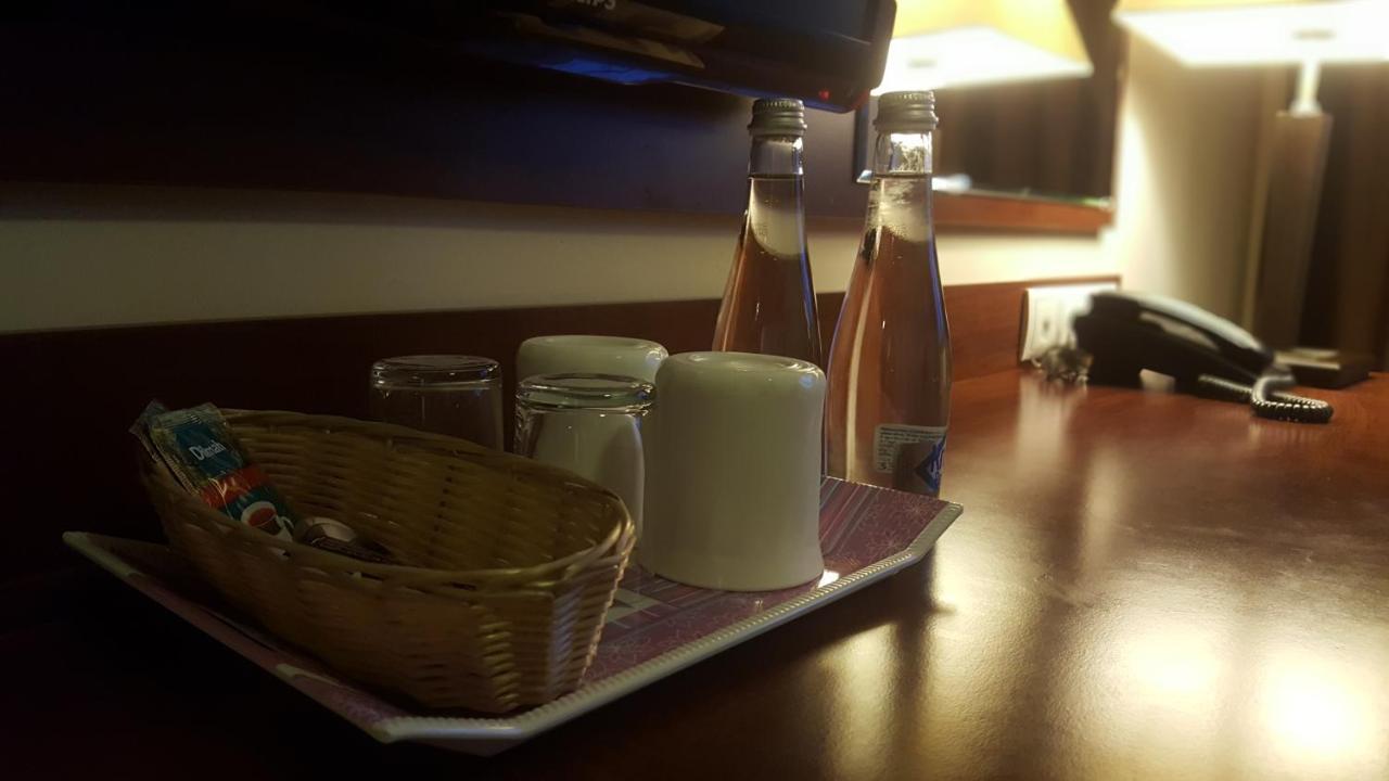 Hotel Feniks Poznań Extérieur photo