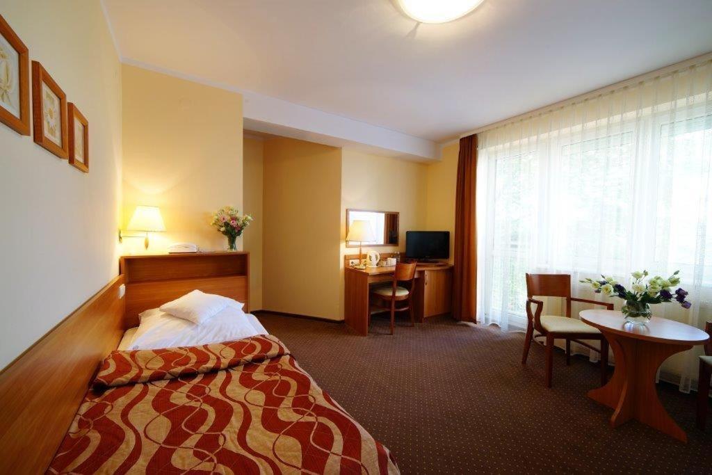 Hotel Feniks Poznań Extérieur photo